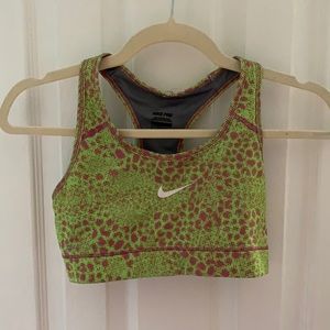 Nike sports bra size small